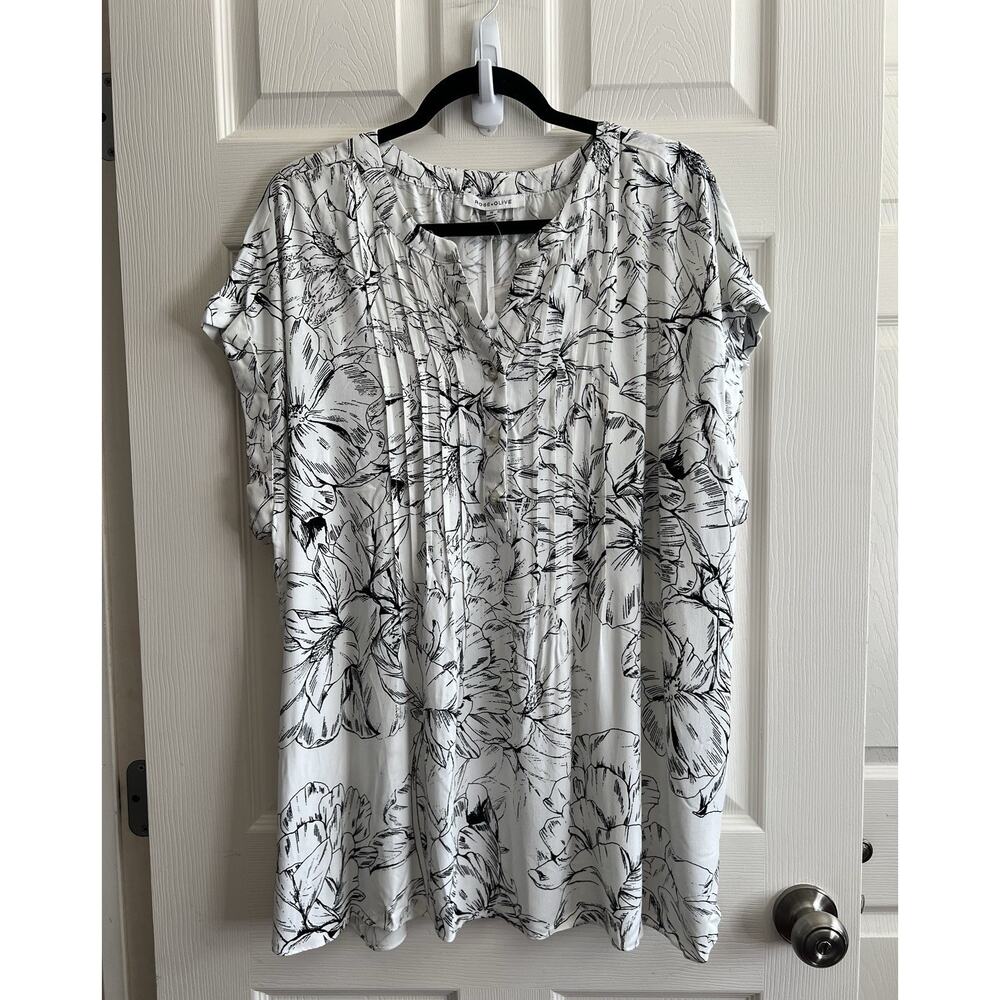 ROSE + OLIVE Plus White Black Floral Pintuck Button Blouse Top Sz 1X NWT
